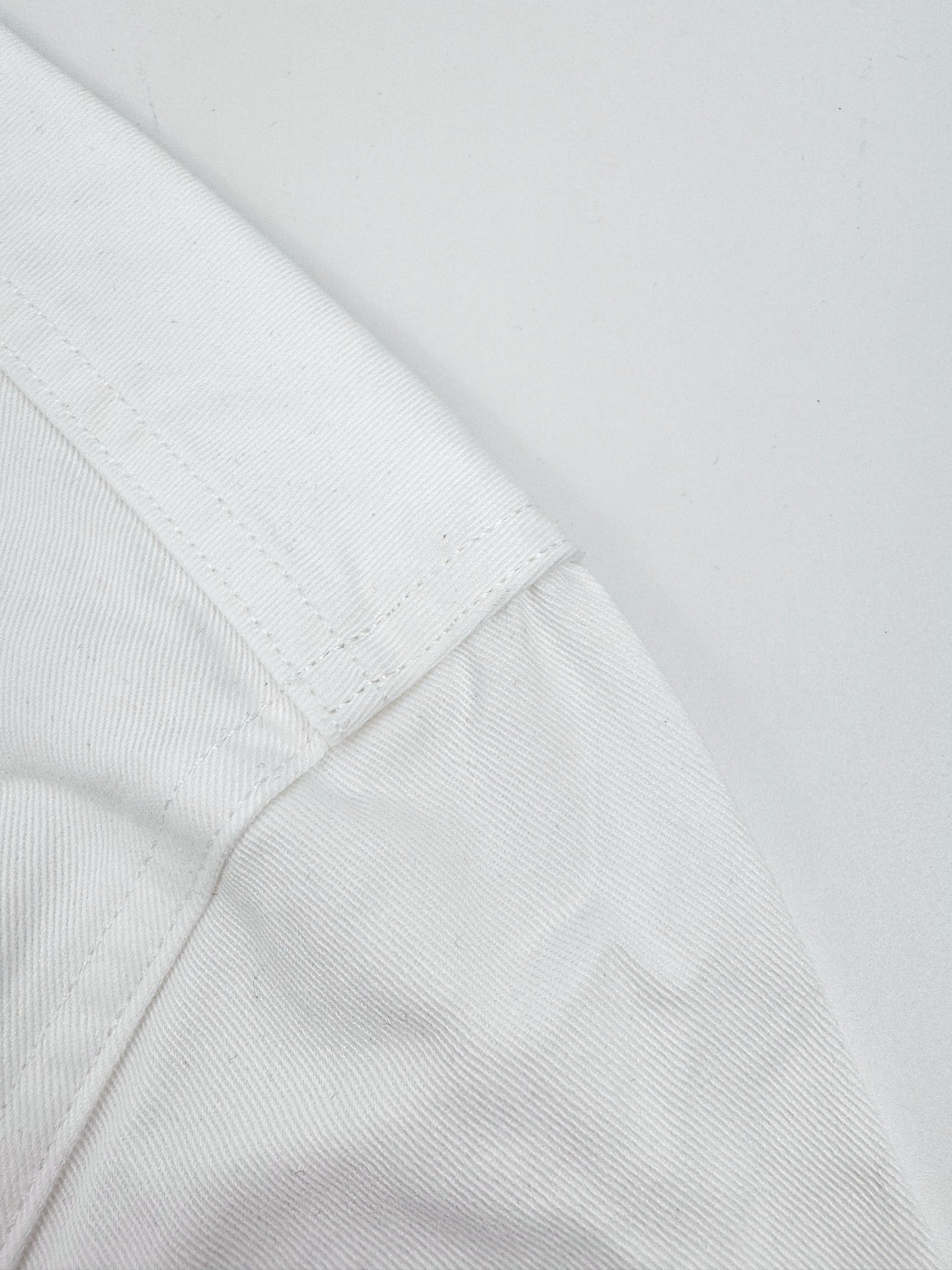 2026 New GU Crest Embroidered Shirt (BB714-B20)