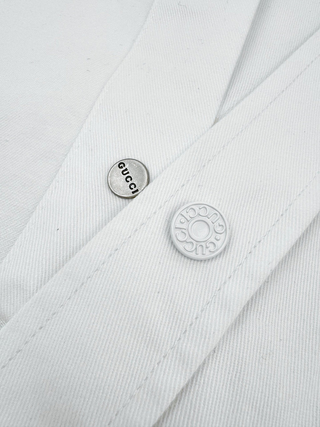 2026 New GU Crest Embroidered Shirt (BB714-B20)