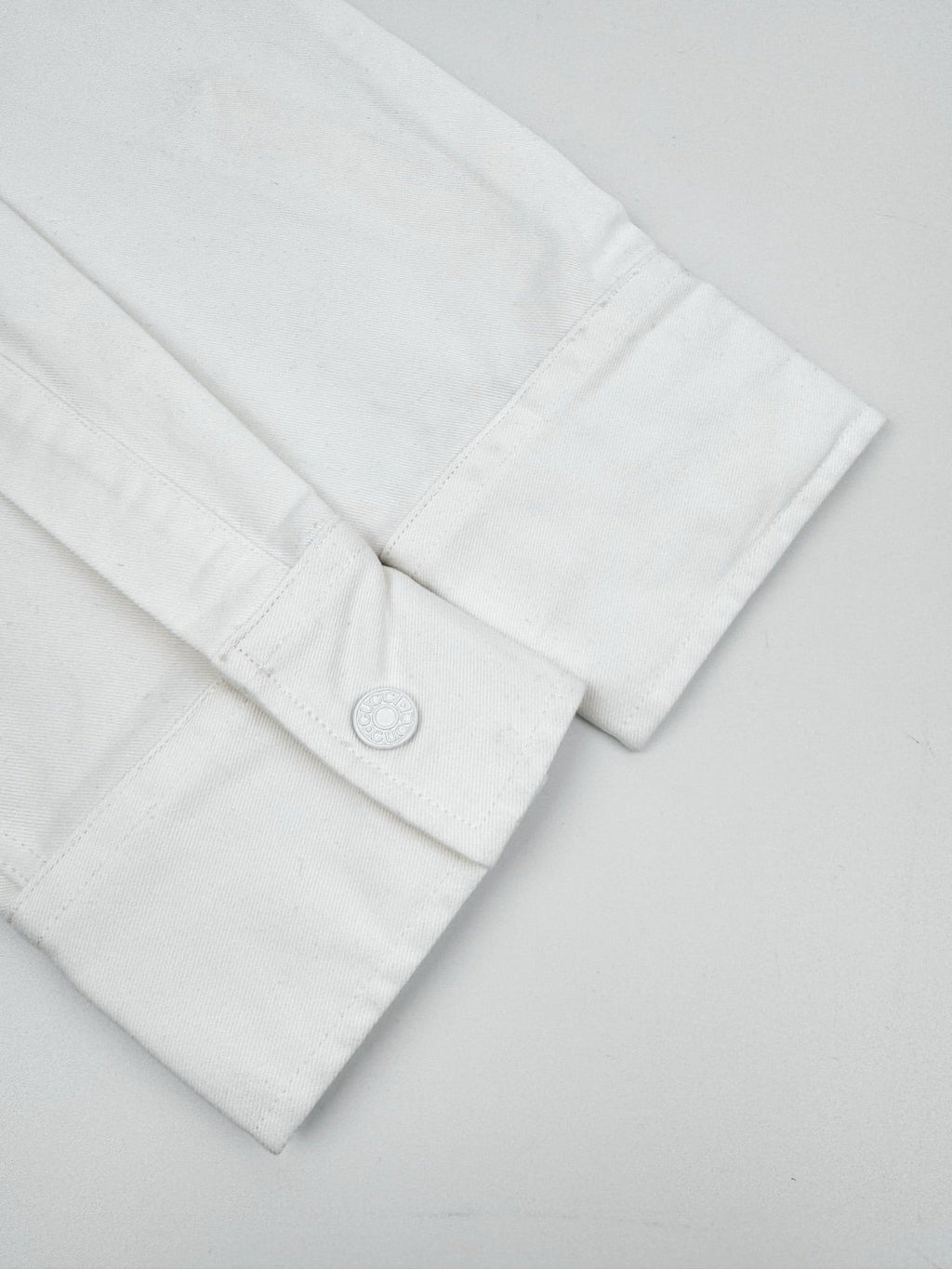 2026 New GU Crest Embroidered Shirt (BB714-B20)