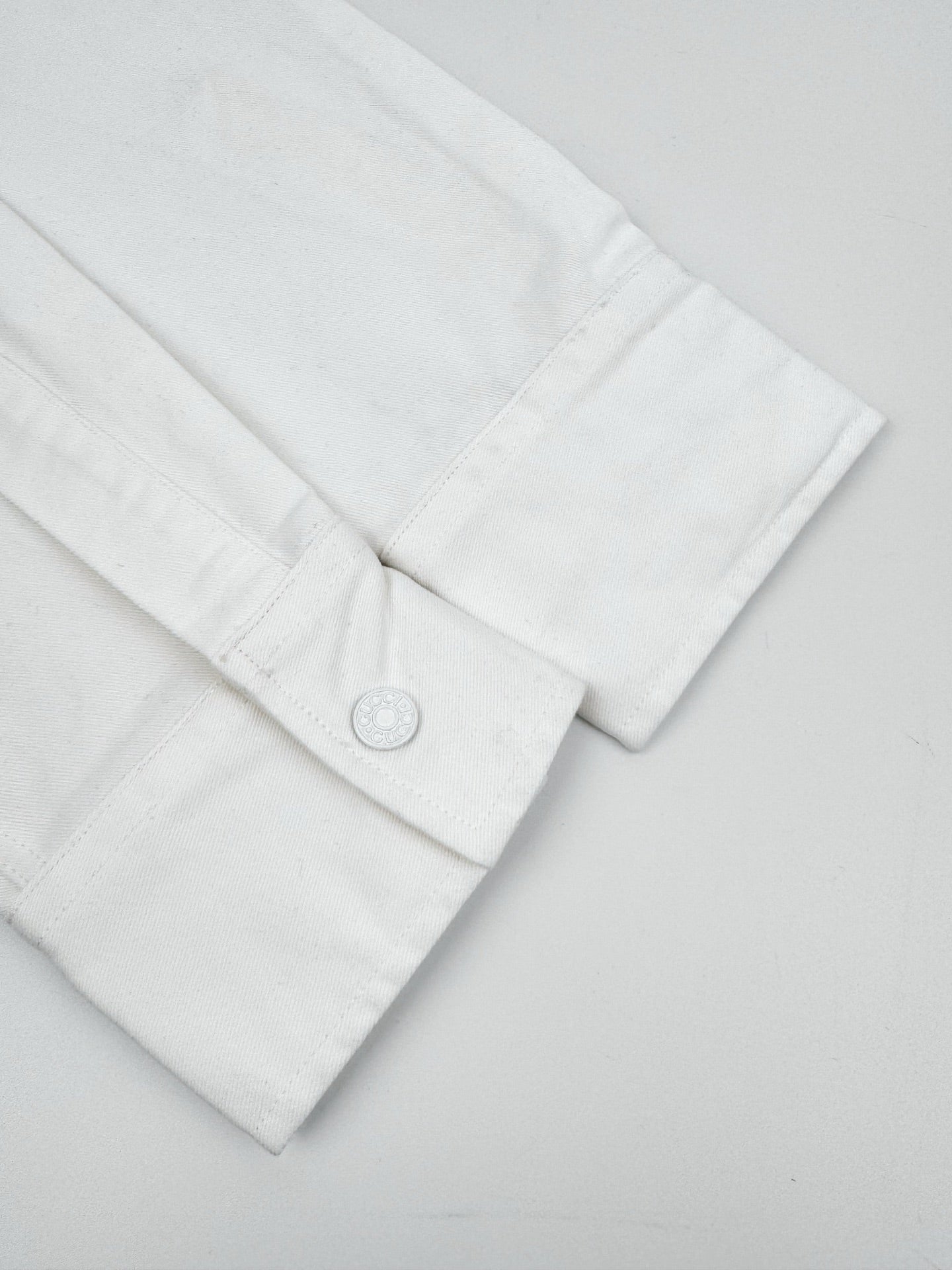 2026 New GU Crest Embroidered Shirt (BB714-B20)