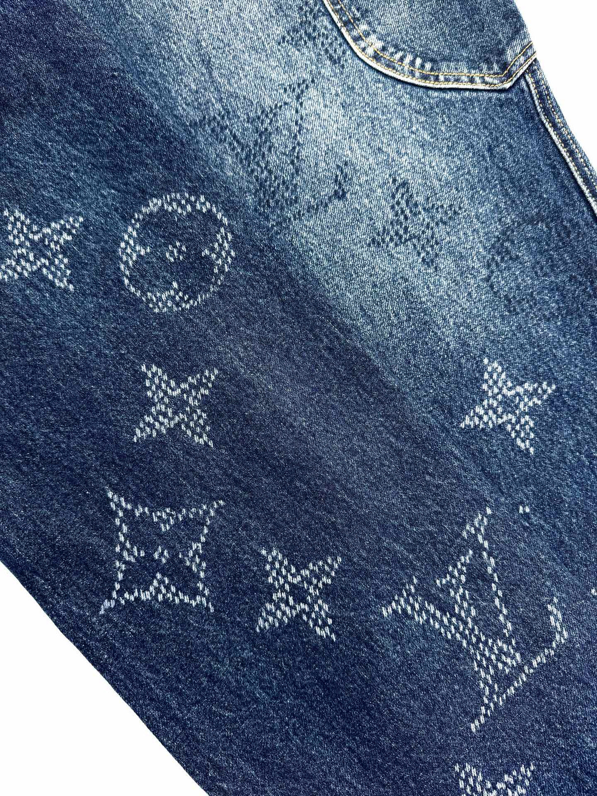 2026 New LY Gradient Logo Jeans (BB730-B95)