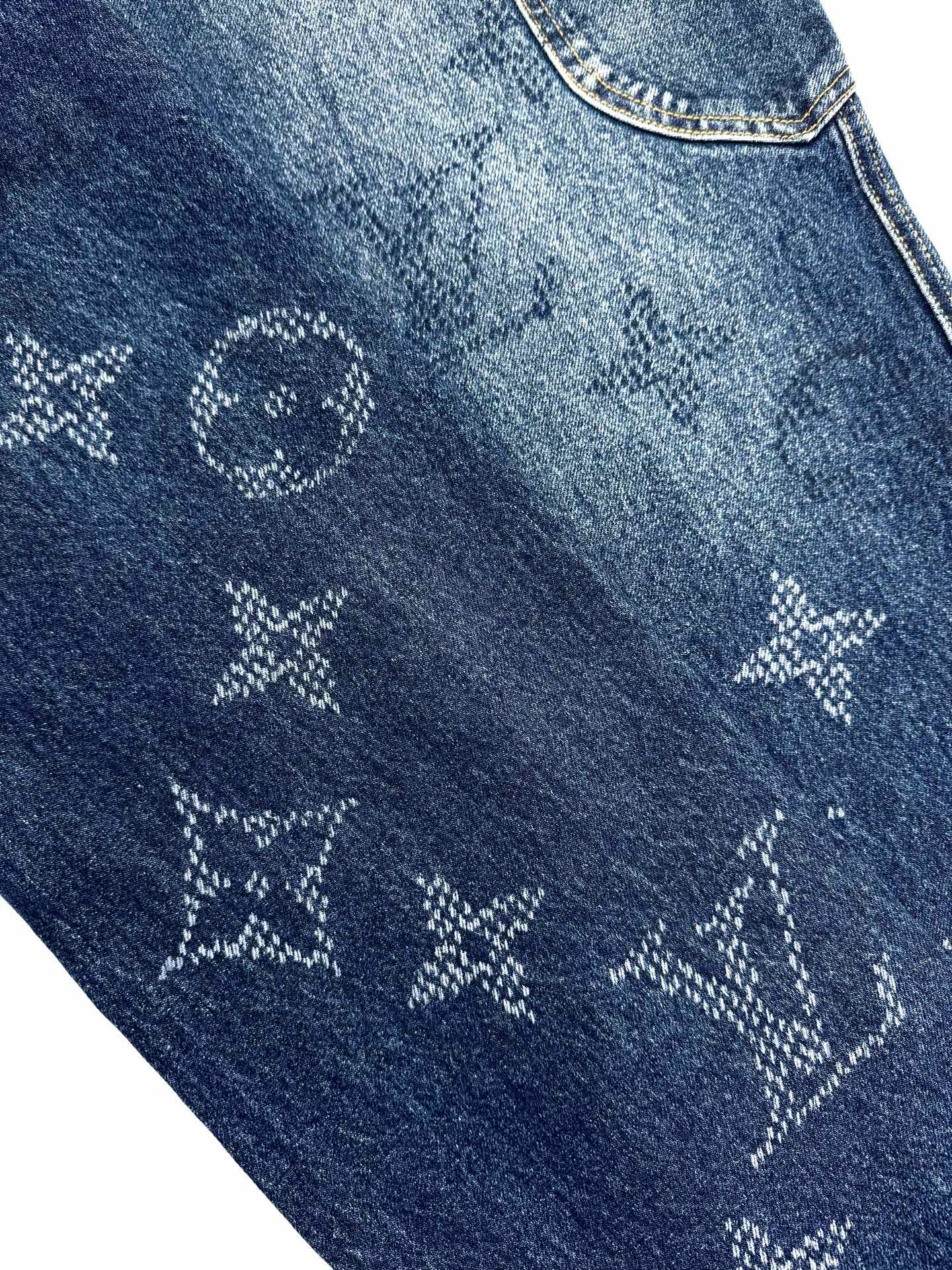 2026 New LY Gradient Logo Jeans (BB730-B95)
