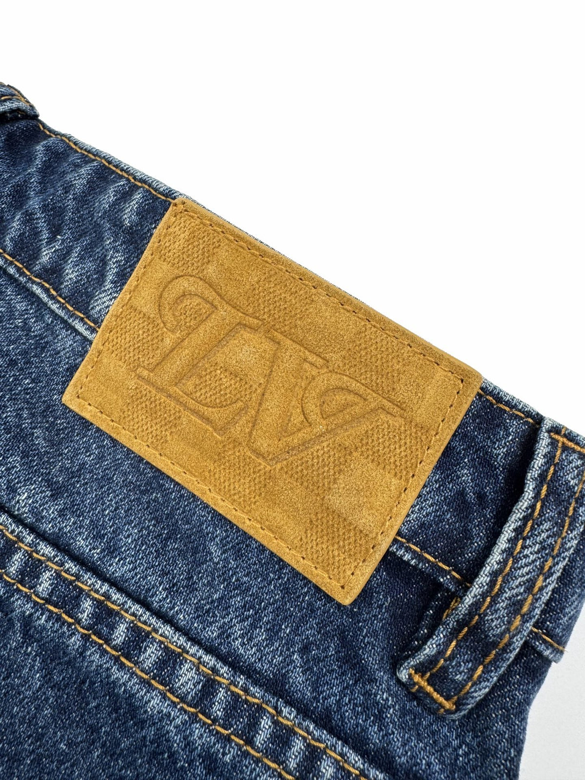 2026 New LY Gradient Logo Jeans (BB730-B95)