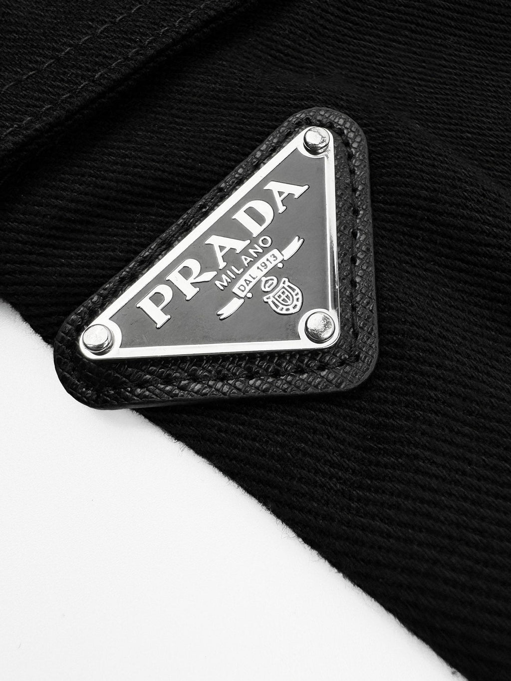 2026 New Triangle Brand Trousers with Pocket Triangle Logo (MM031-B30)