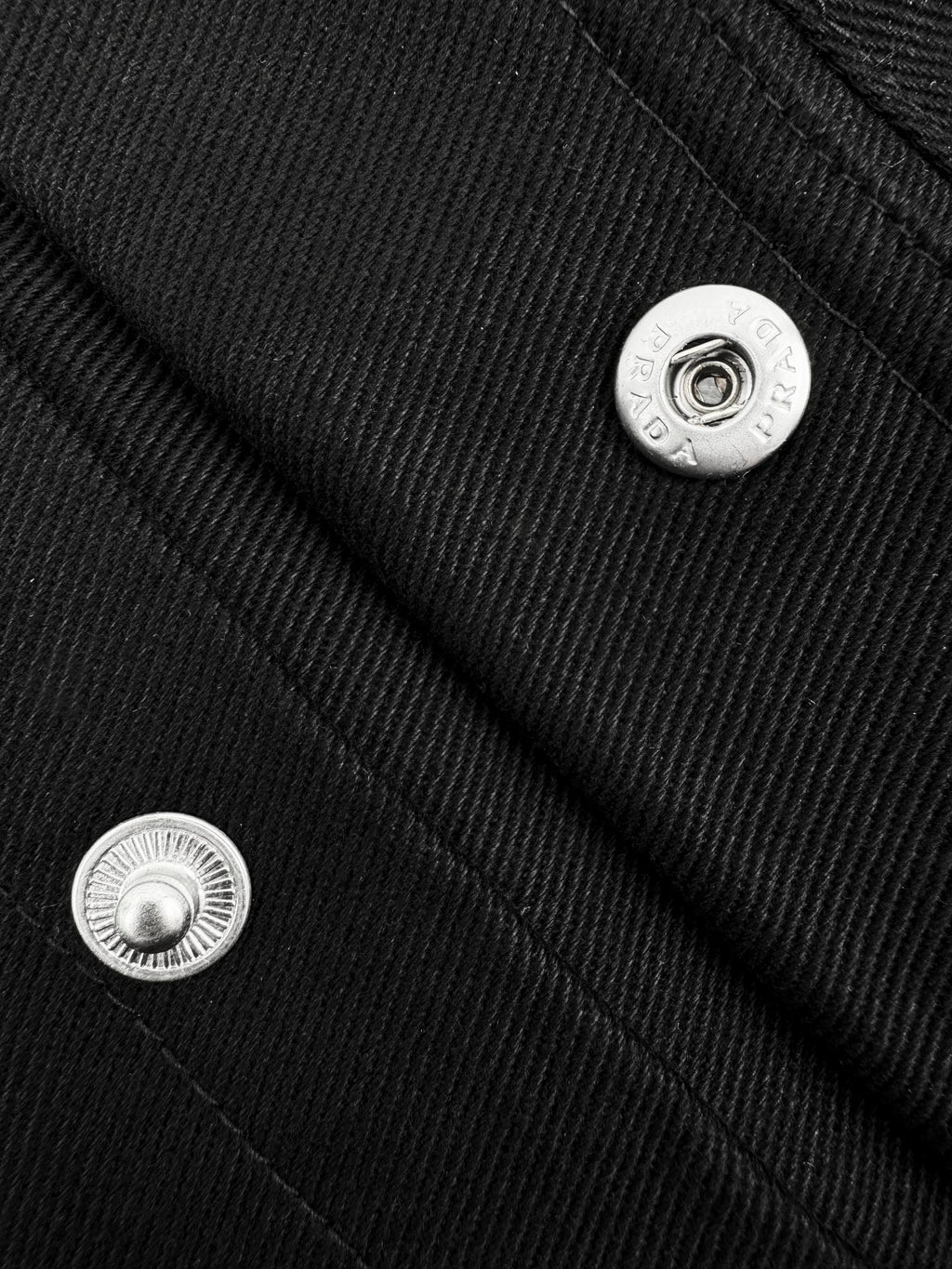 2026 New Triangle Brand Trousers with Pocket Triangle Logo (MM031-B30)