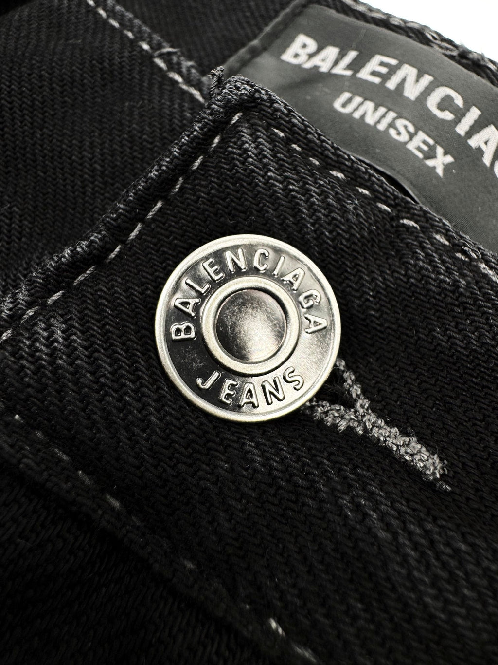 2026 New Balen Patch-Pocket Jeans (MM027-C30)