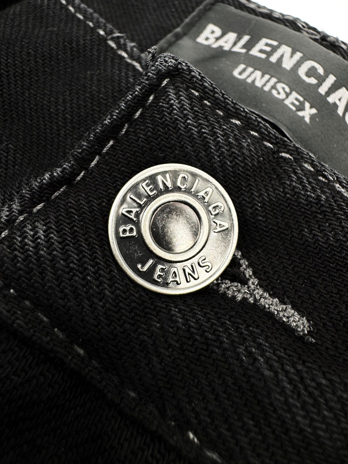 2026 New Balen Patch-Pocket Jeans (MM027-C30)