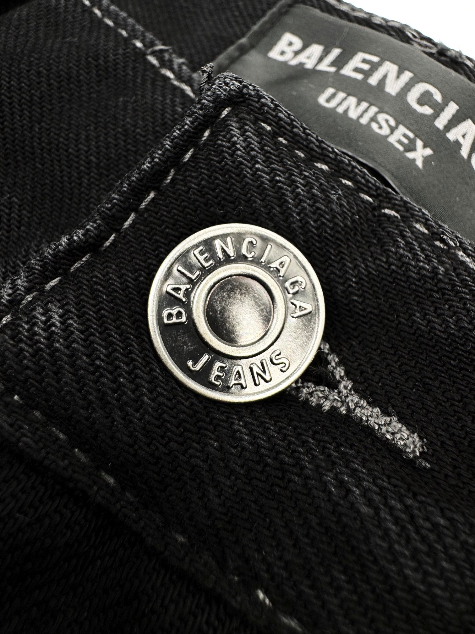 2026 New Balen Patch-Pocket Jeans (MM027-C30)