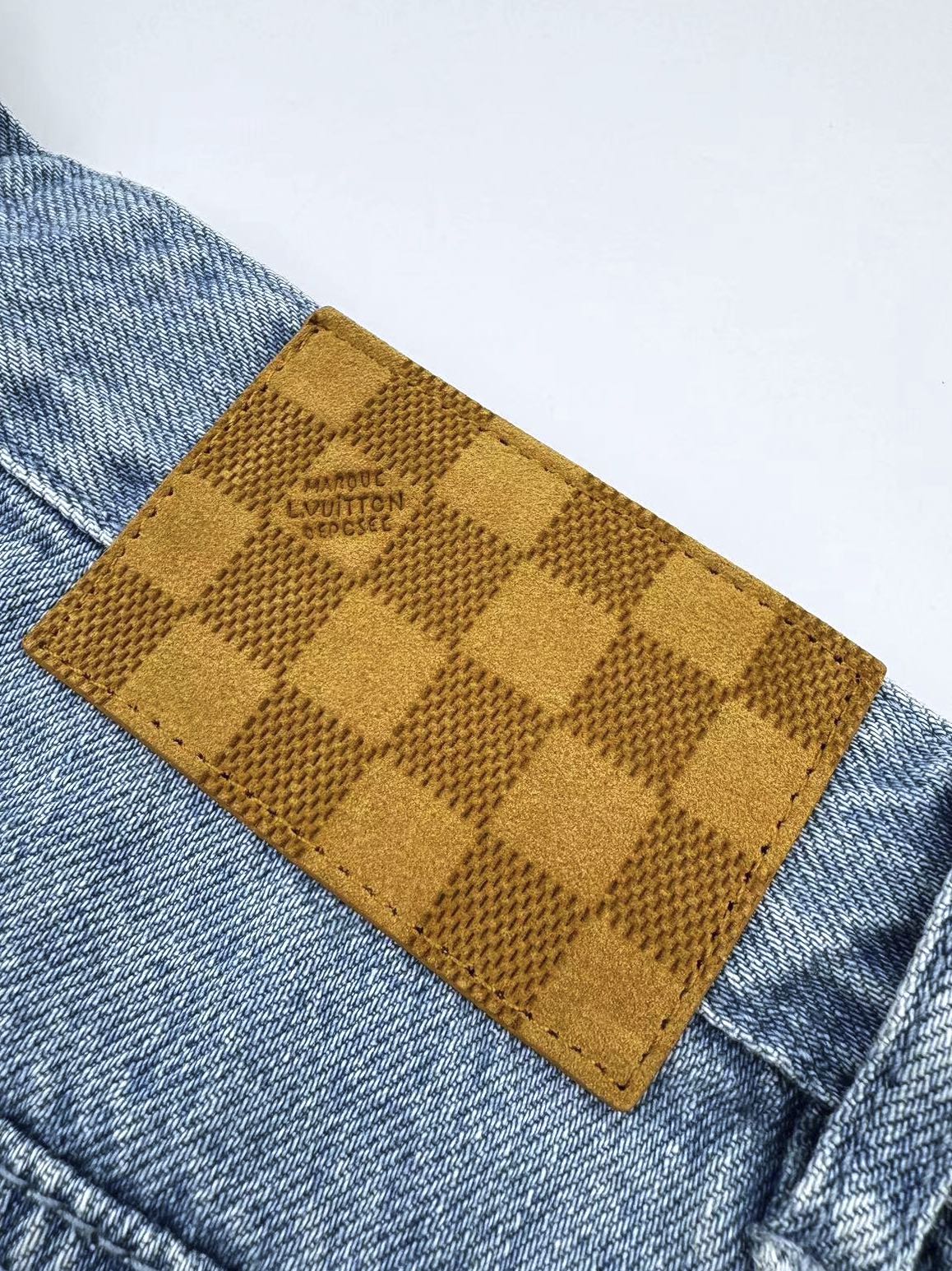2026 New Arrival LY Washed Distressed Jeans (MM014-C30)