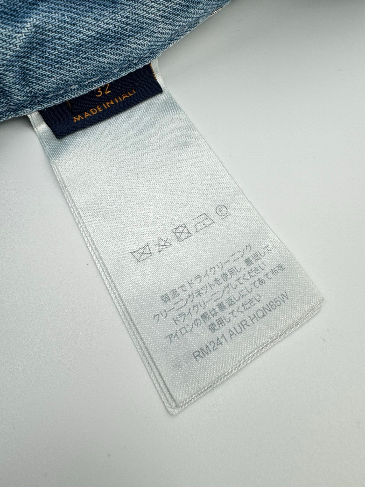 2026 New Arrival LY Washed Distressed Jeans (MM014-C30)