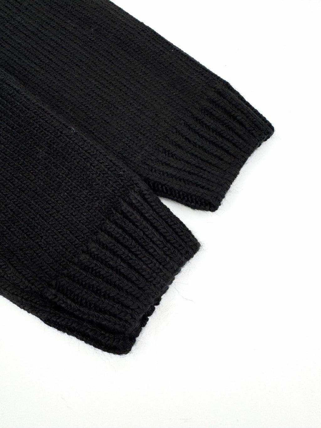 2026 New Arrival: LY Letter Cut-out Crochet Jumper (25400-B45)
