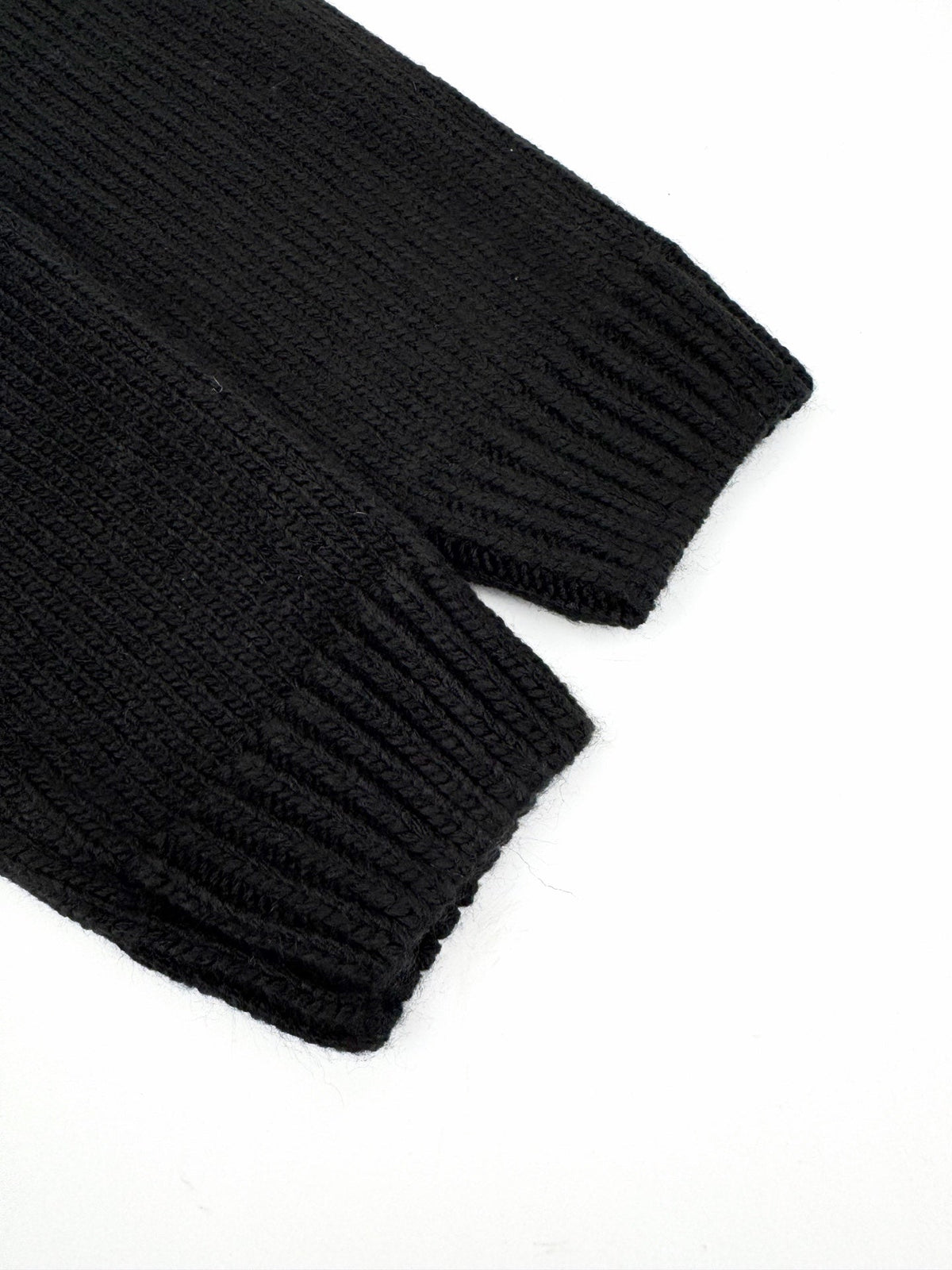 2026 New Arrival: LY Letter Cut-out Crochet Jumper (25400-B45)
