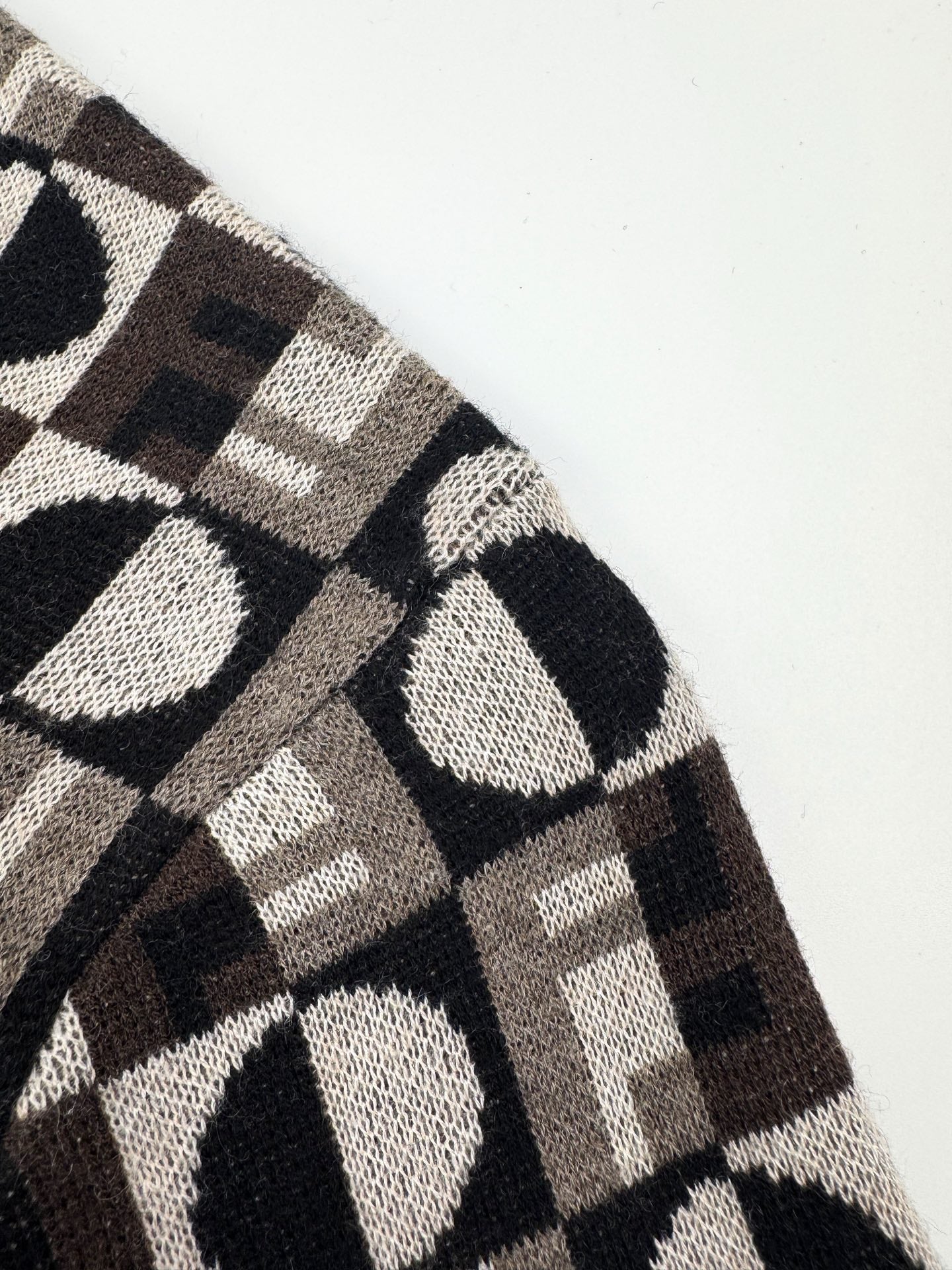 2026 New Arrival FF Jacquard Jumper (25385-B35)