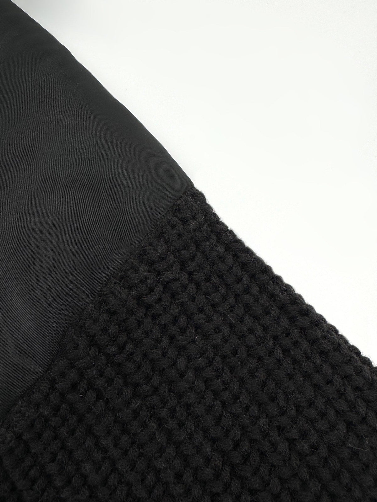 2026 New Triangle Brand Knitted Cardigan (24067-C40)