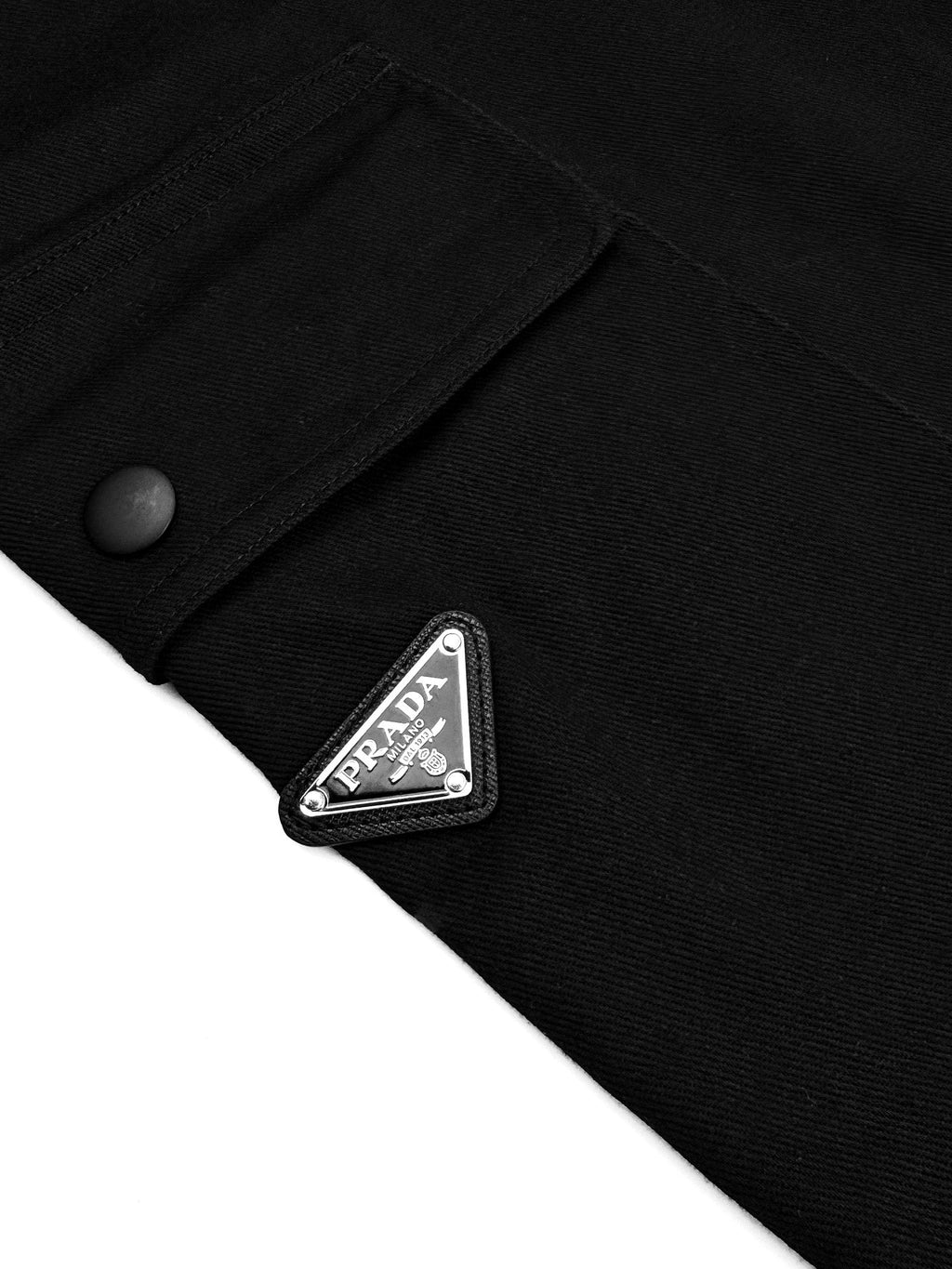 2026 New Triangle Brand Shorts with Pocket Triangle Logo (25151-A75)