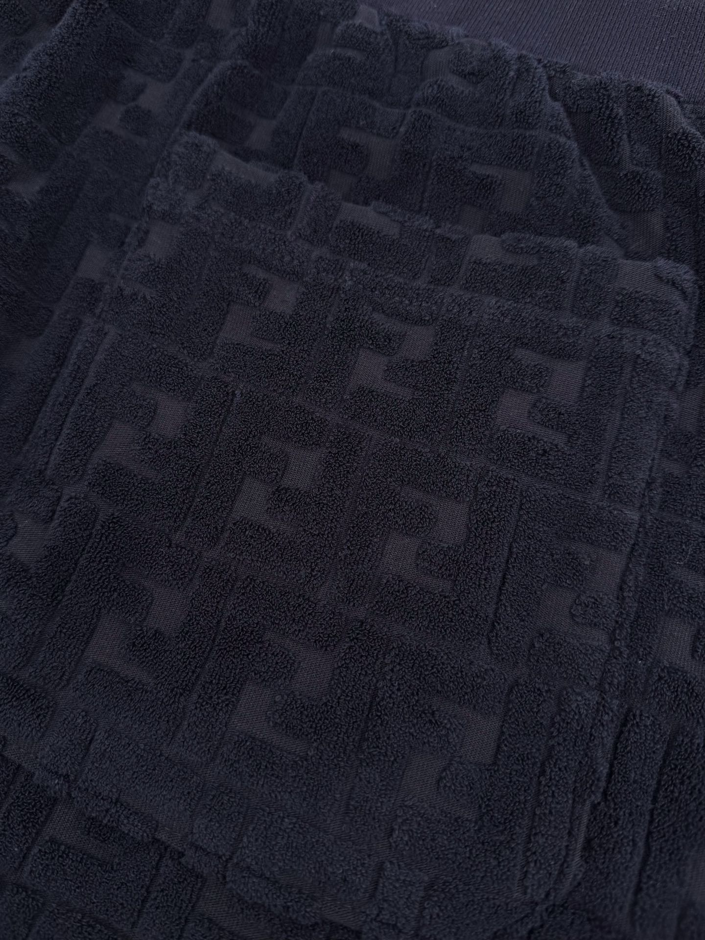 2026 New FF Logo Embossed Shorts (MM038-A60)