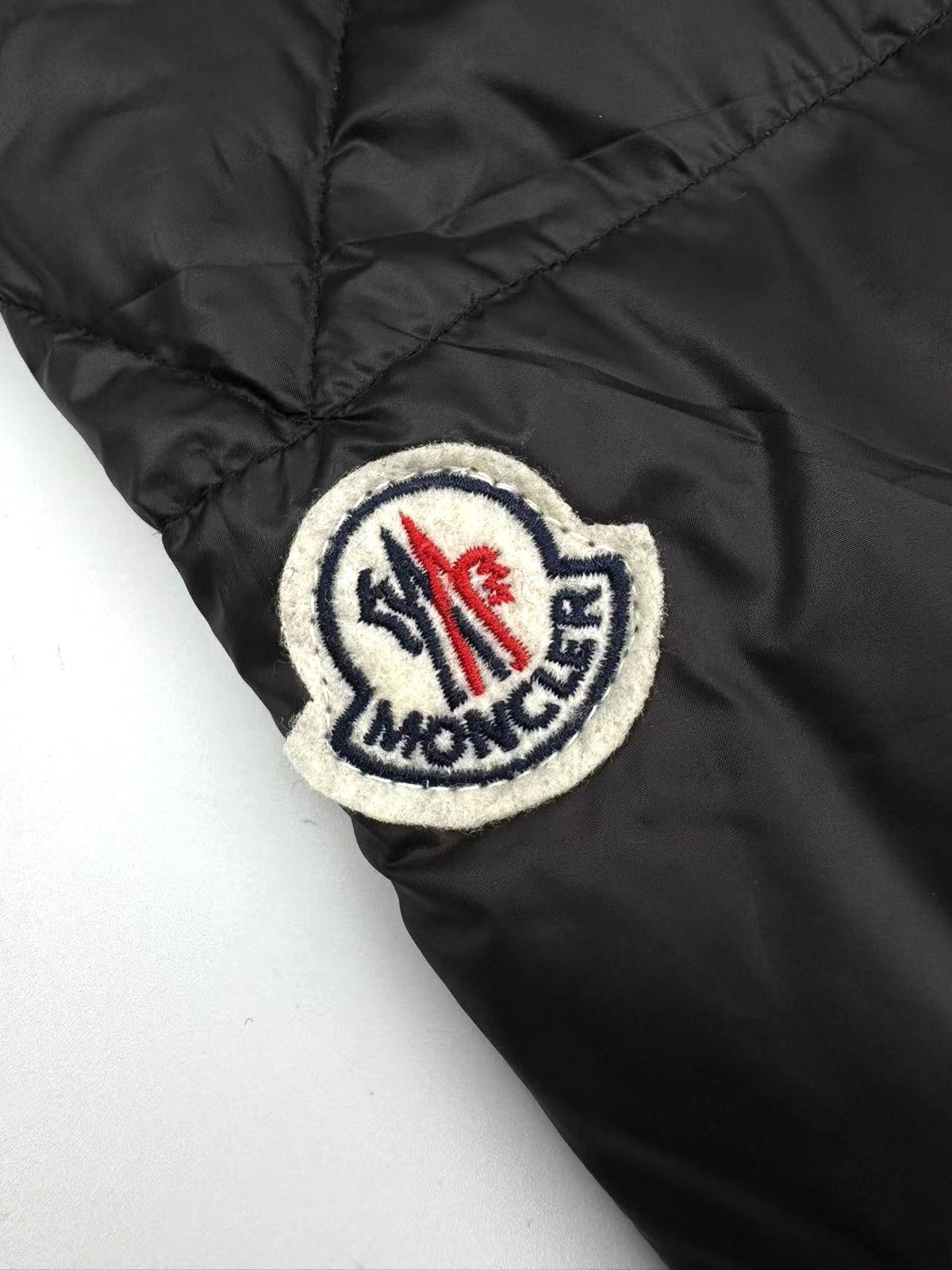 2026 New Mon Batman Logo Down Jacket (24064-F20)