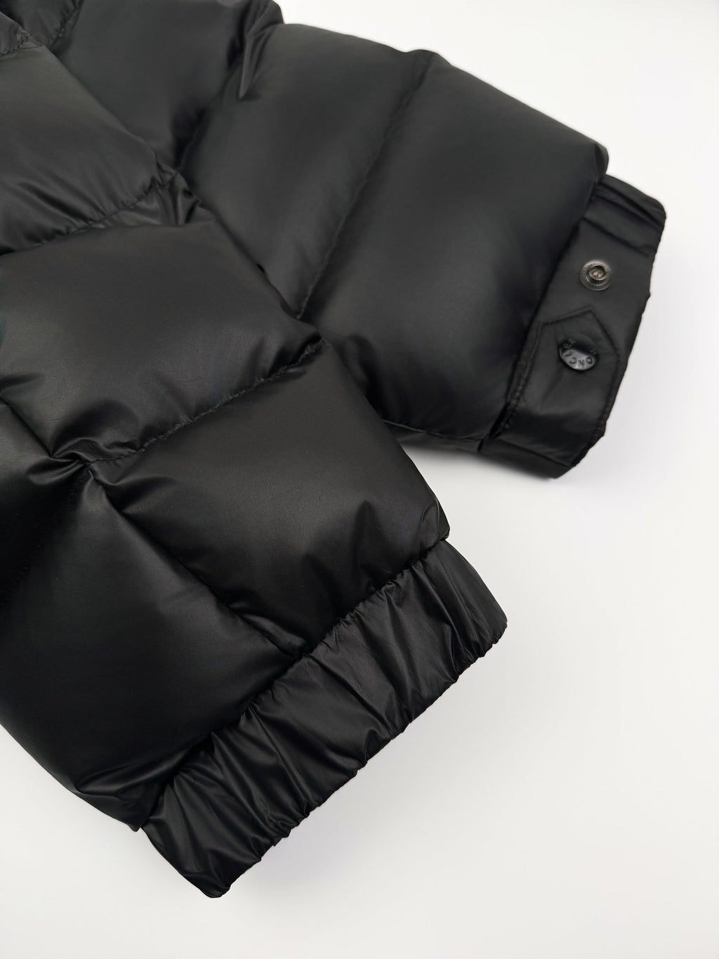 2026 New Mon Batman Logo Down Jacket (24064-F20)