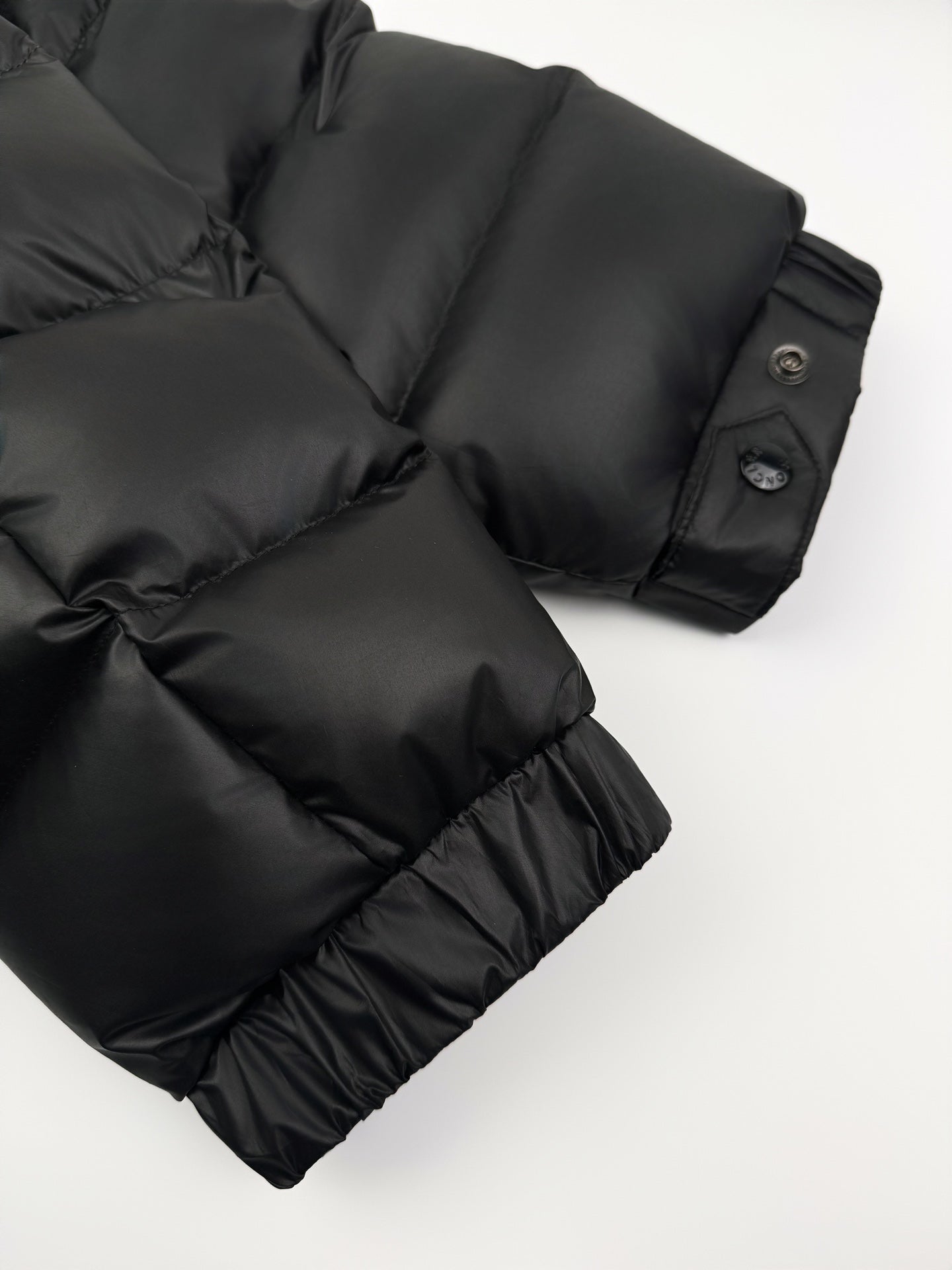 2026 New Mon Batman Logo Down Jacket (24064-F20)
