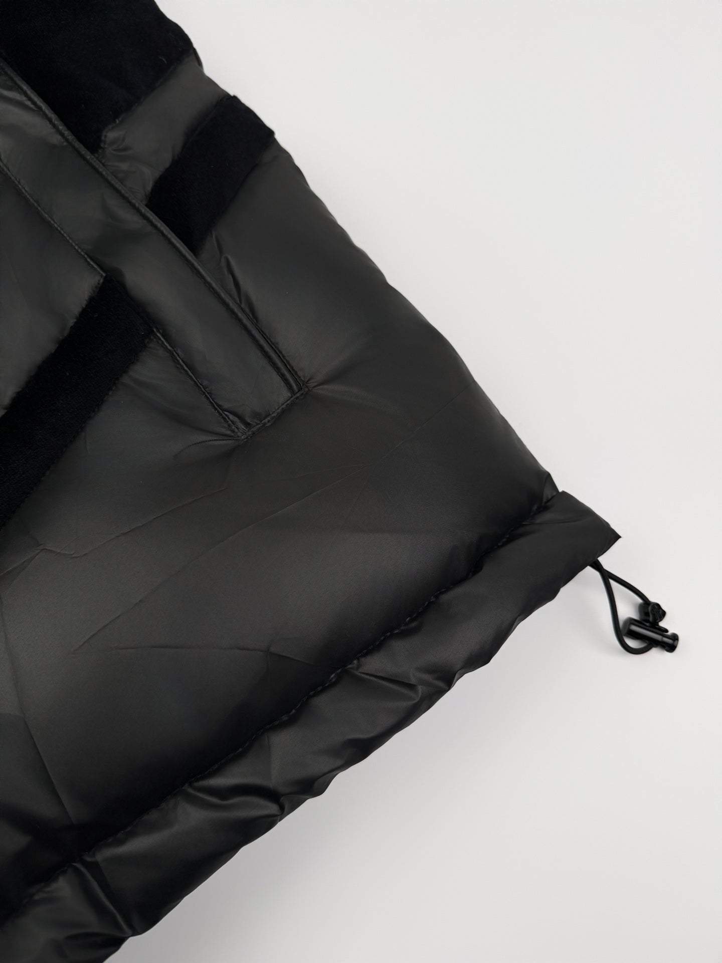2026 New Mon Batman Logo Down Jacket (24064-F20)
