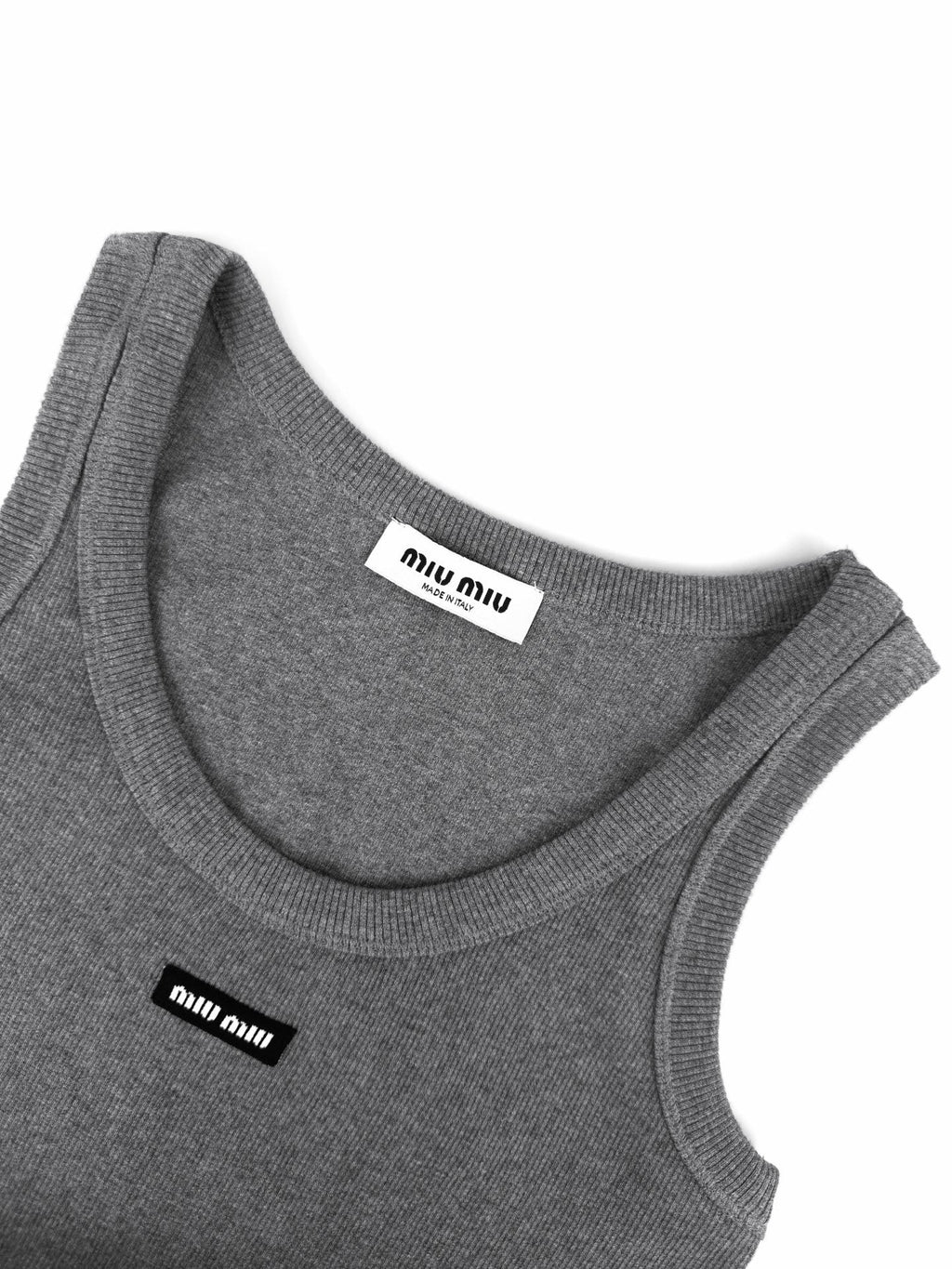 2026 Women's MM Logo V-neck Top (FF718)