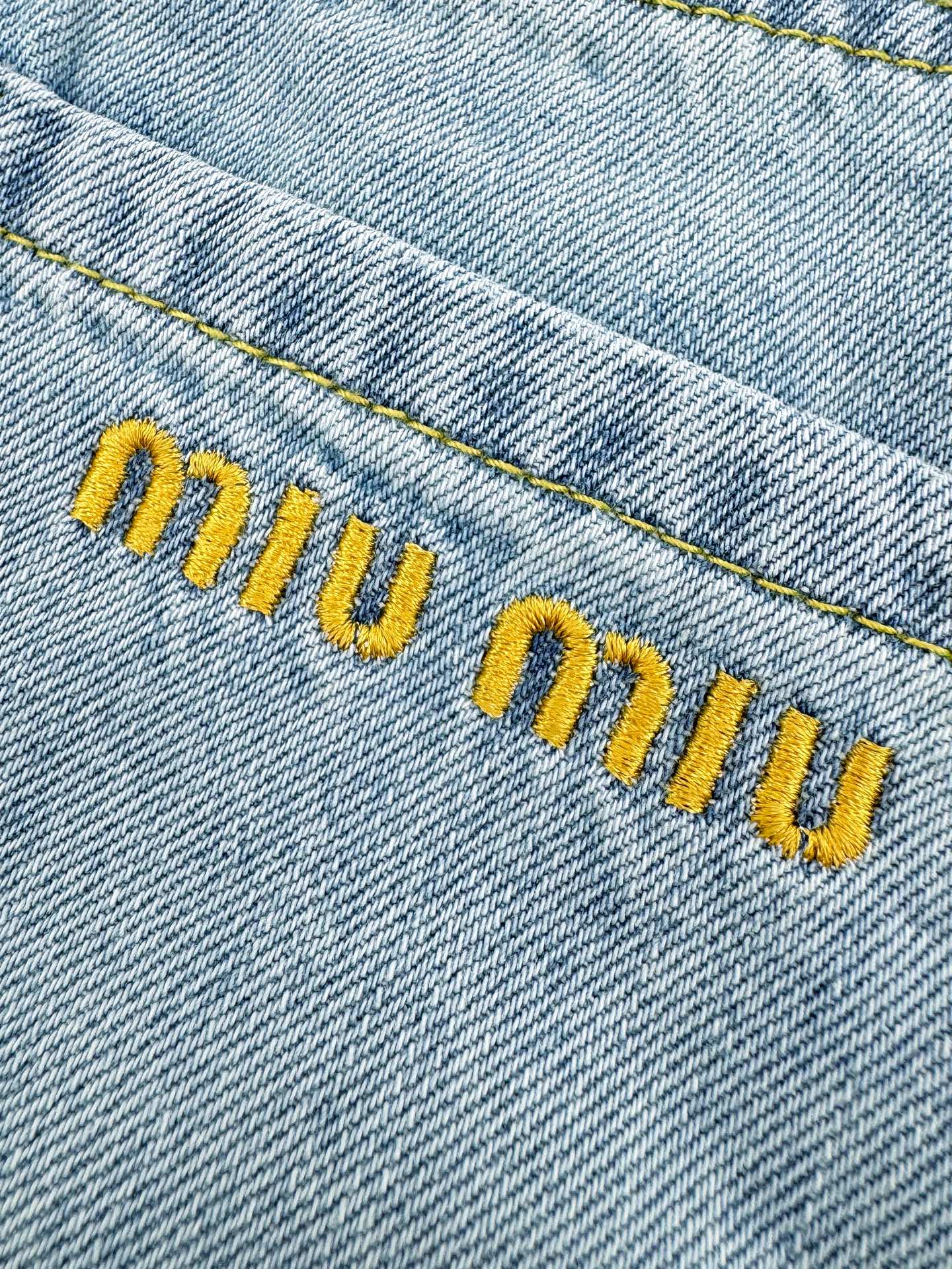 2026 Women's MM Embroidered Logo Jeans  (EE410)