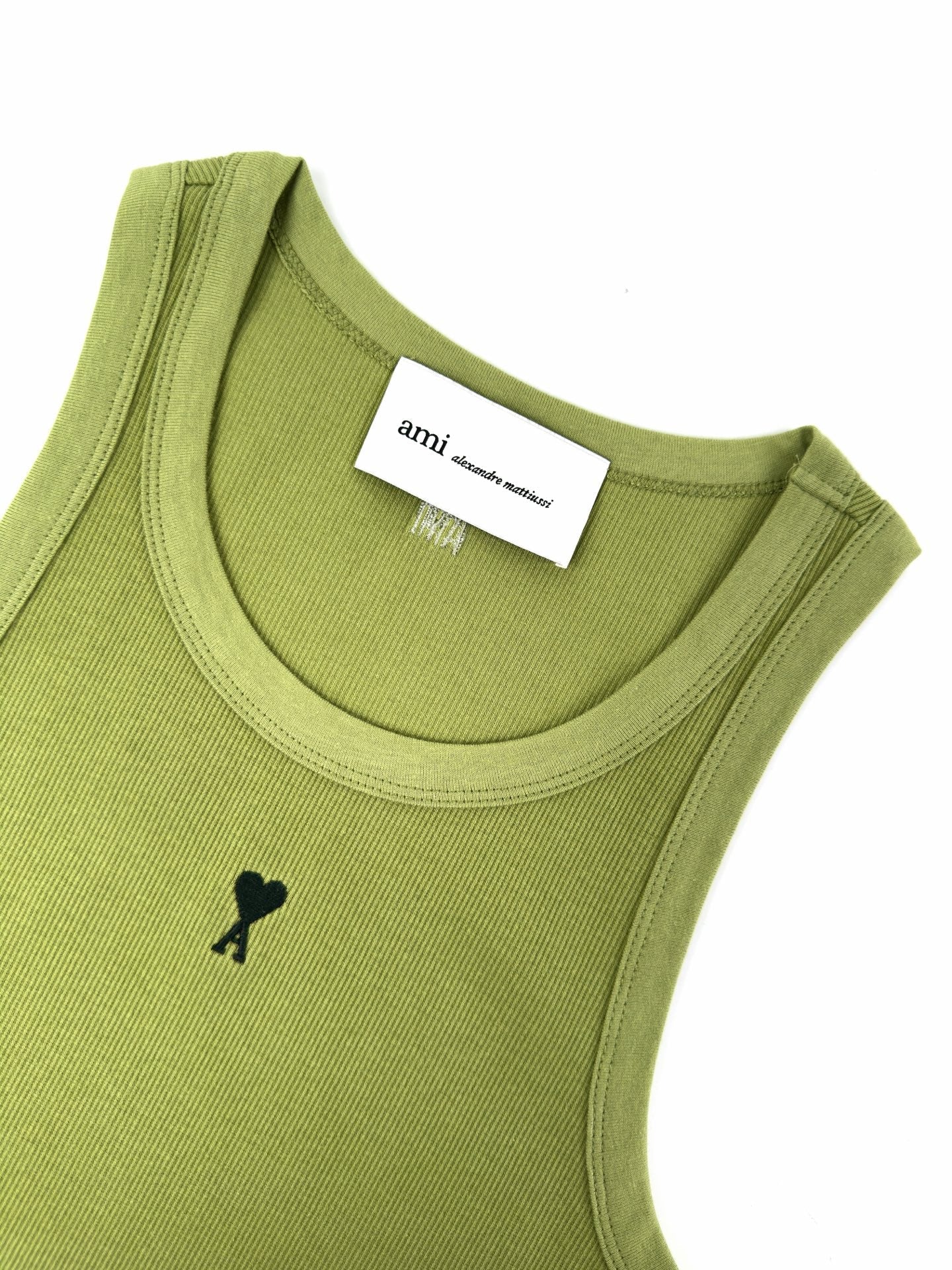 2026 Women's Heart A Embroidered Vest (DD114)