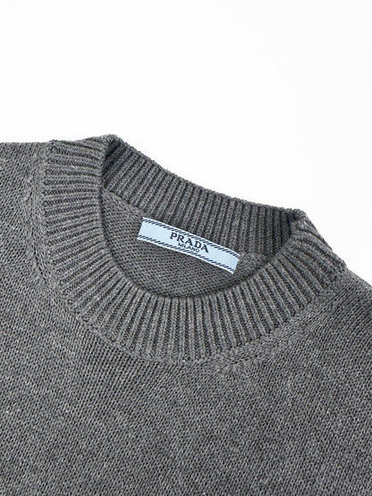 2026 Women's Triangle Brand Embroidered Cropped Jumper (FF734)