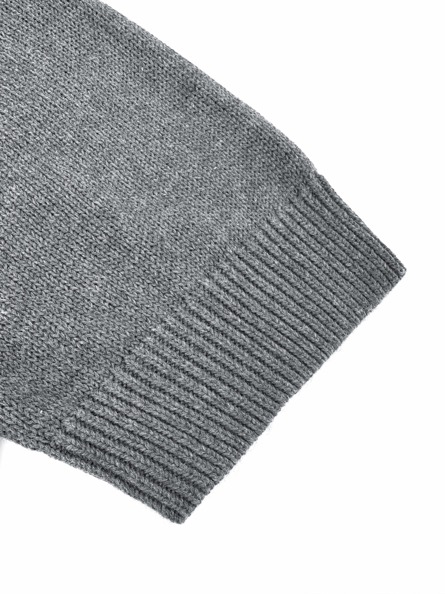 2026 Women's Triangle Brand Embroidered Cropped Jumper (FF734)