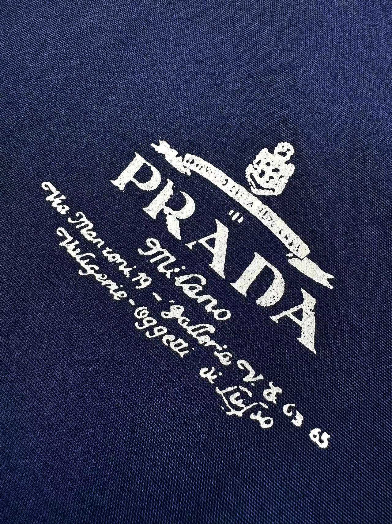 2026 New Triangle Brand Colour-Blocked Logo Jacket (MM083-B60)