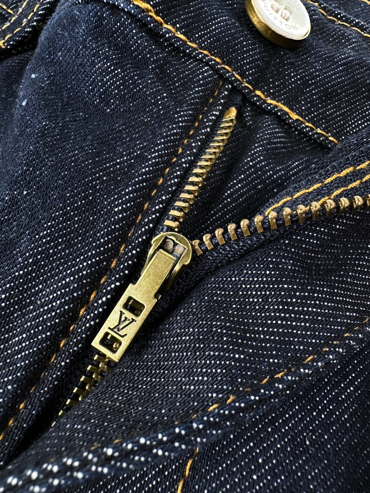 2026 New LY Logo Denim Shorts (BB850-A65)