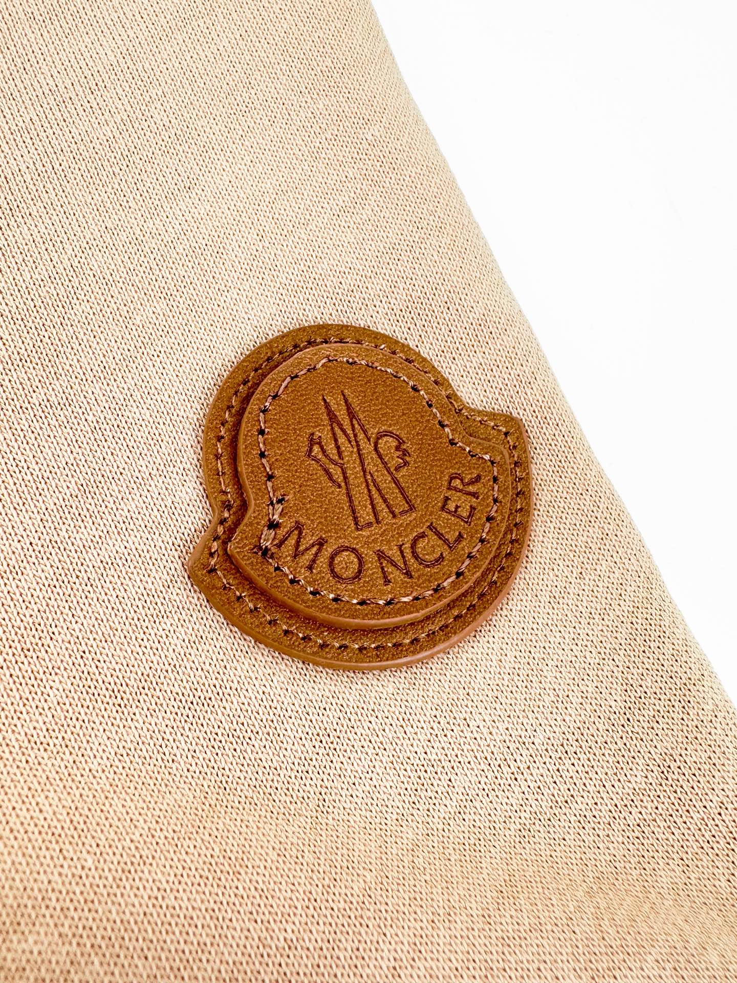 2026 New Mon Leather-Trimmed Pocket Short-Sleeved Top (AA573-A20)