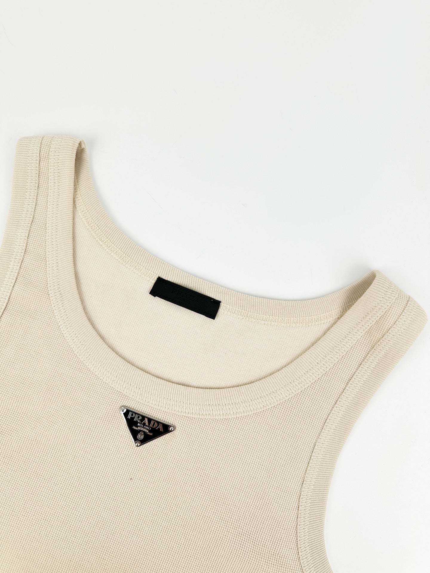 2026 New Triangle Brand Triangular Logo Vest (CC990-A15)