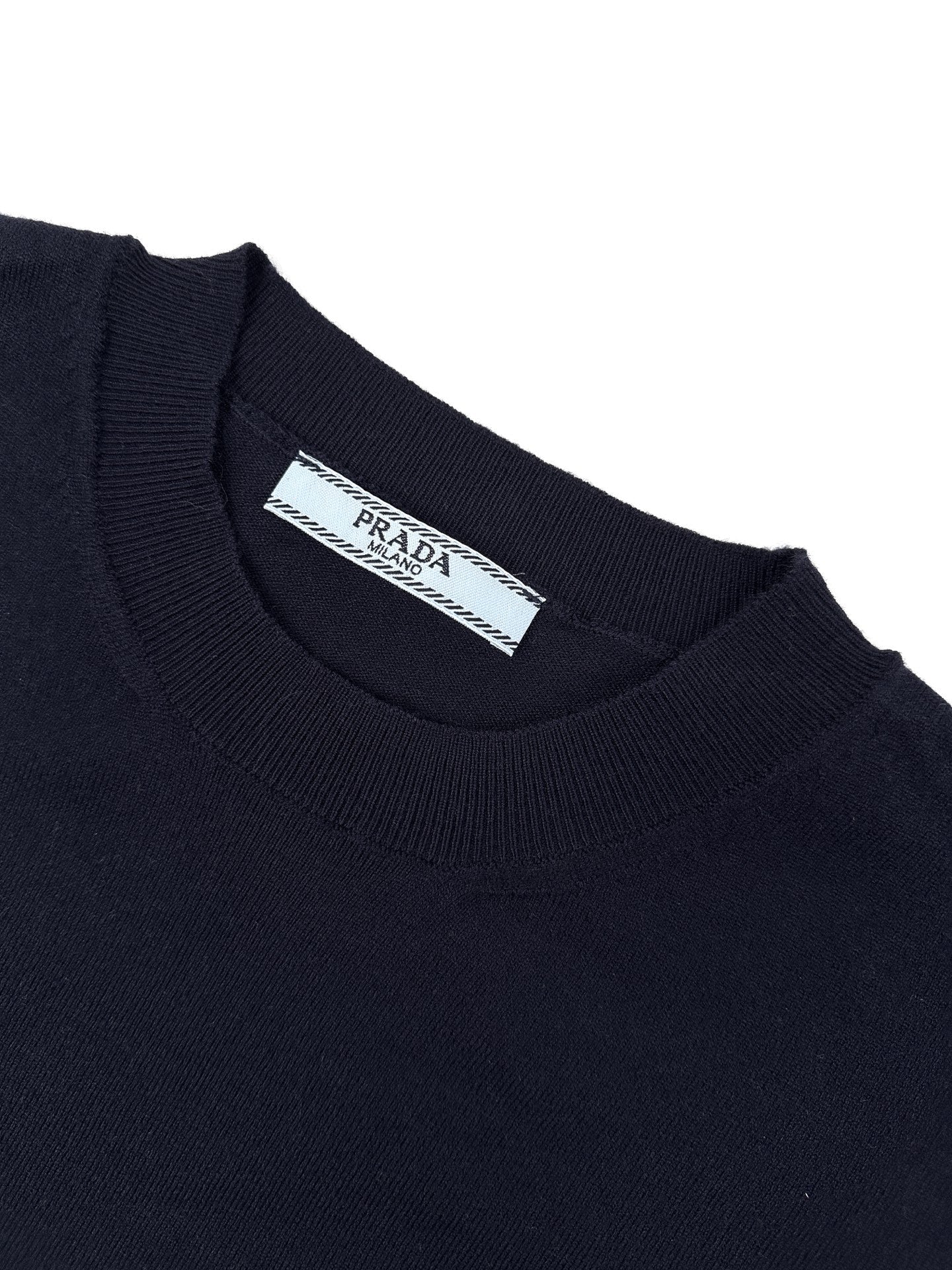 2026 New Triangle Brand Logo Embroidered Short-Sleeved Jumper (AA619-A50)
