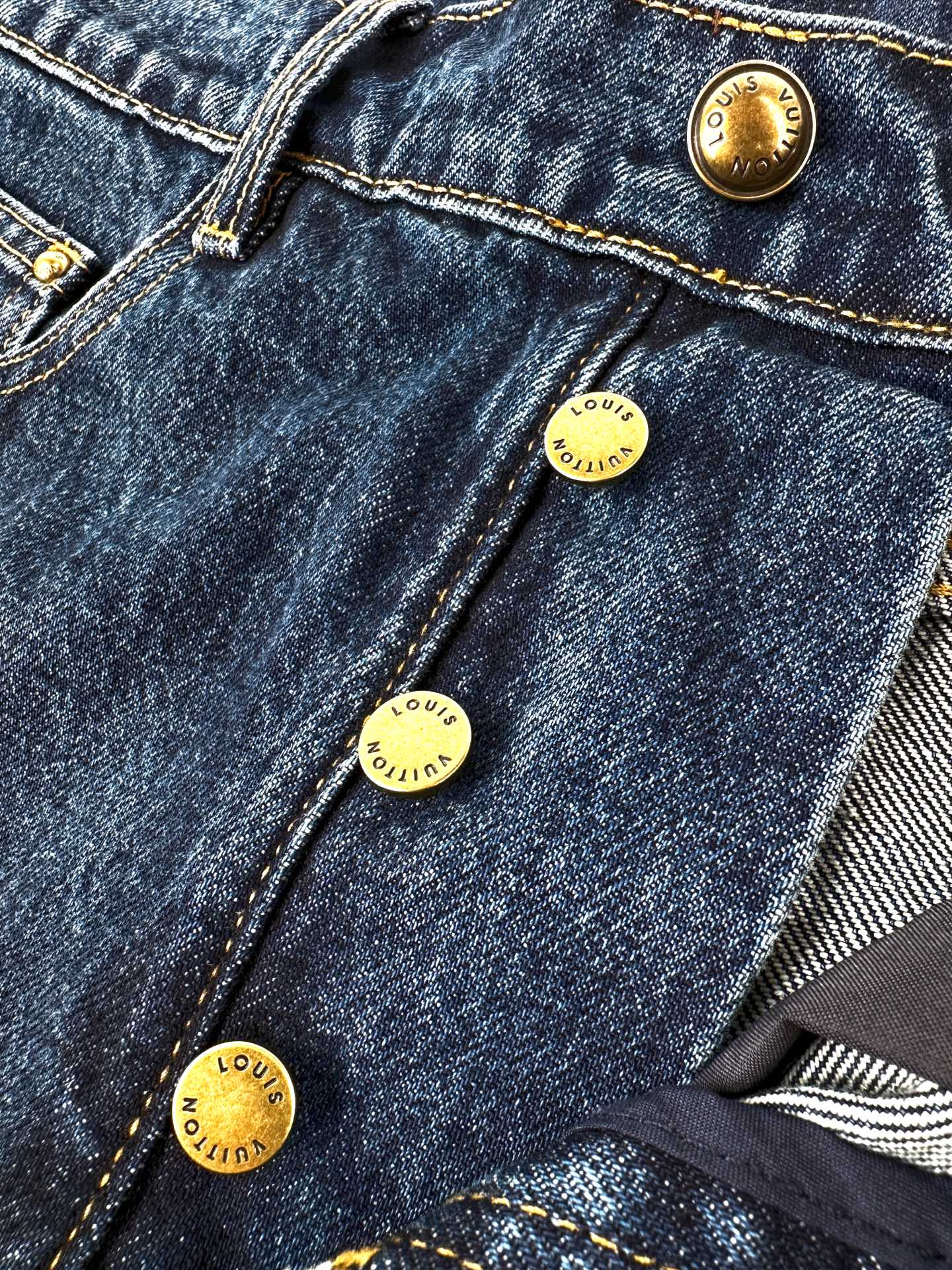 2026 New LY Logo Cuffed Jeans (BB866-B70)