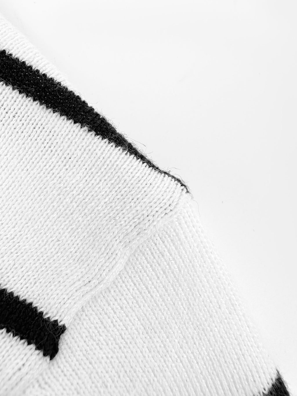 2026 New Triangle Brand Logo Striped Polo-Neck Knit (CC991-A70)