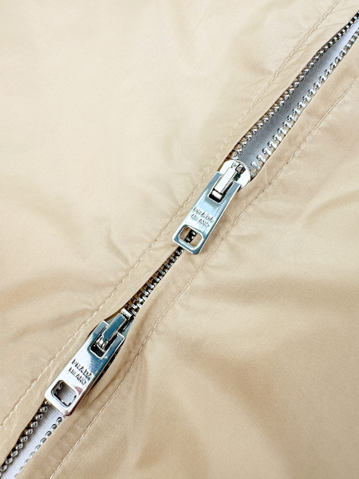 2026 New Triangle Brand Zipper Short-Sleeve Shirt (CC982-A85)