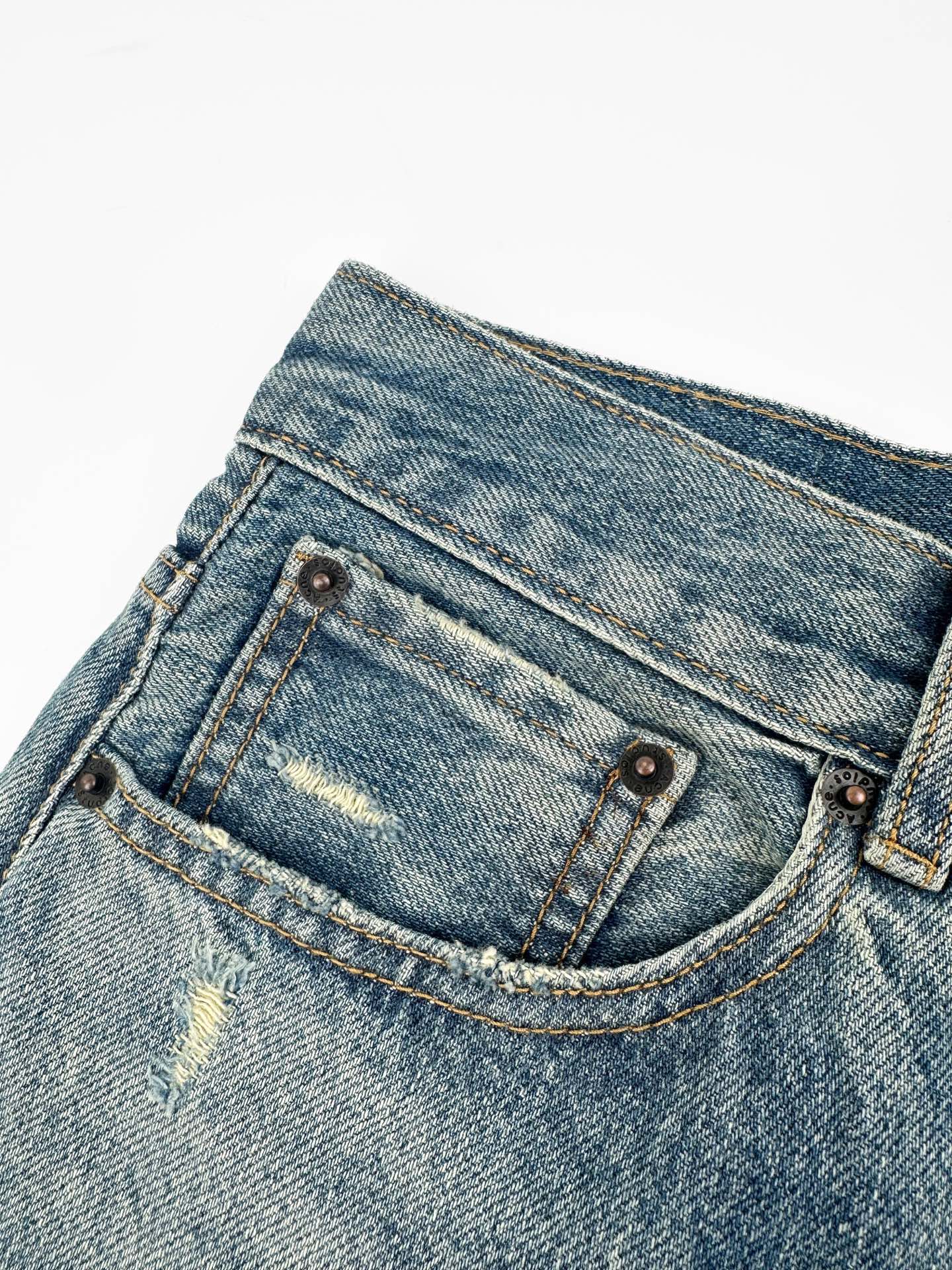 2026 New Arrival Acn Distressed Ripped Jeans (CC994-B60)