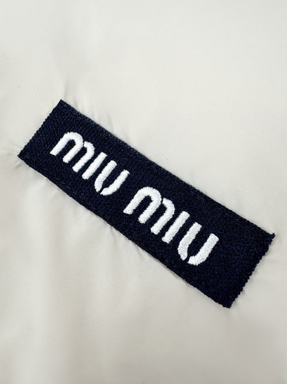 2026 Women's MM Logo V-neck Sweater (FF763)