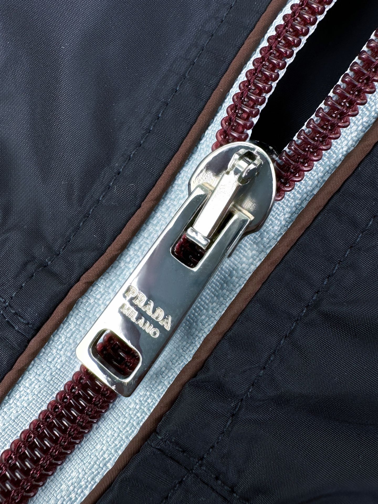 2026 Women's Triangle Brand Hooded Jacket (DD138)