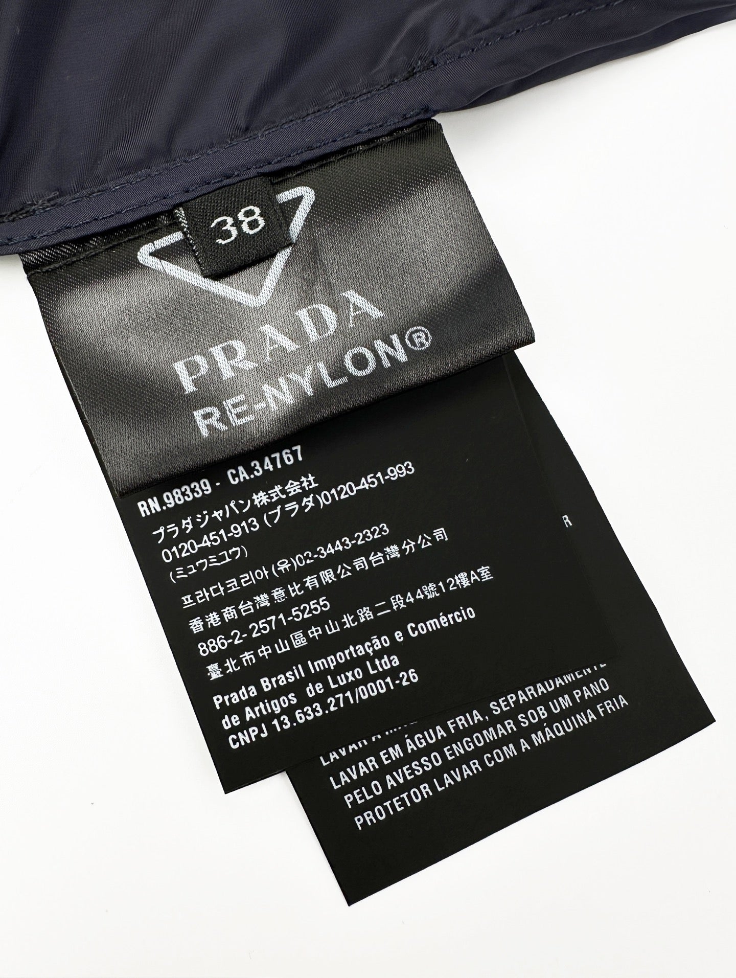 2026 Women's Triangle Brand Hooded Jacket (DD138)