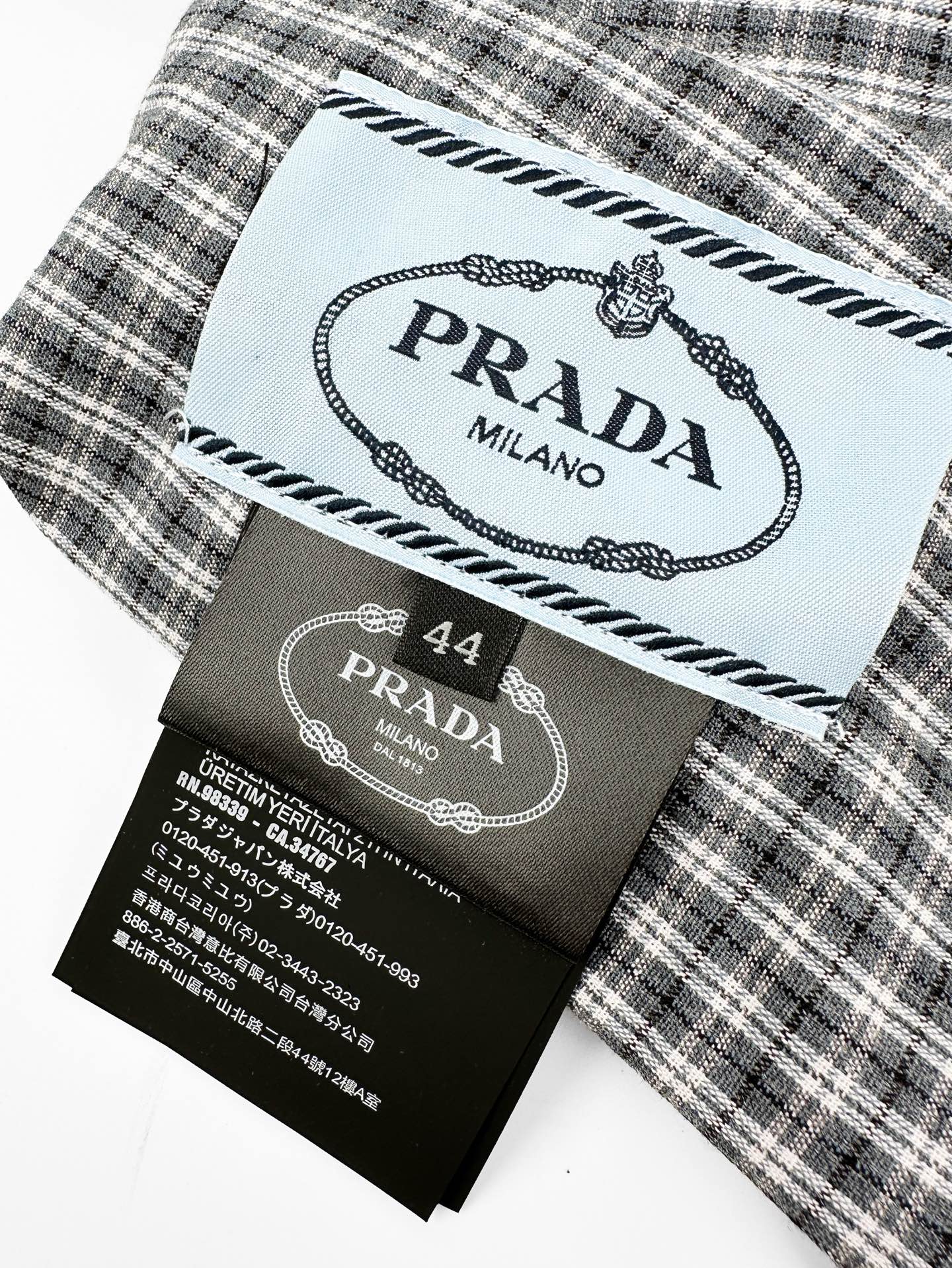2026 New Model Triangle Brand Triangle Patterned Jacket (BB825-C05)
