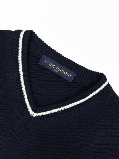 2026 New Model LY Embroidered Twisted Knit V-Neck Sweater (AA675-B25)