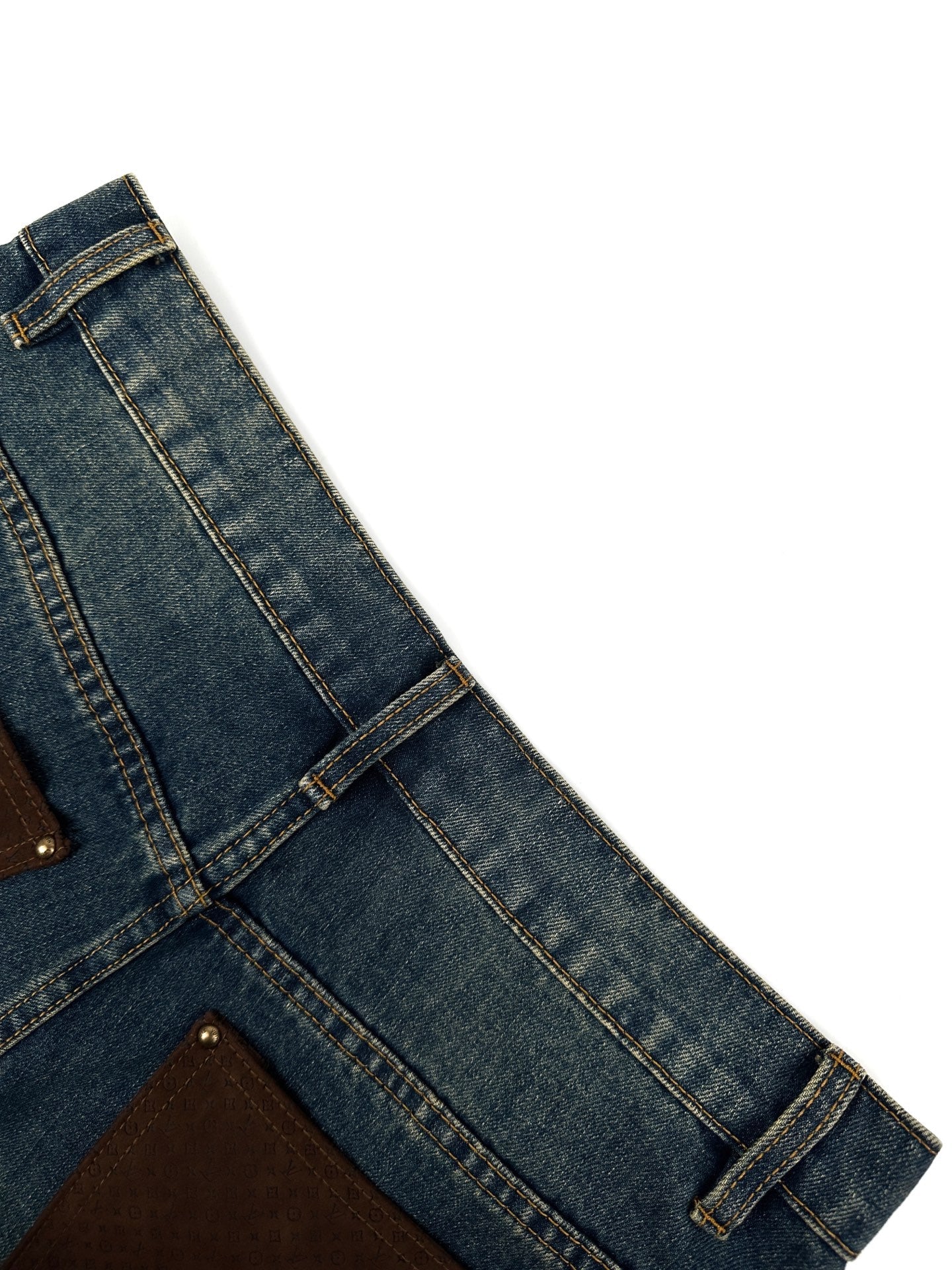 2026 New Model LY Leather Detail Pockets Denim Jeans (BB4018-B80)