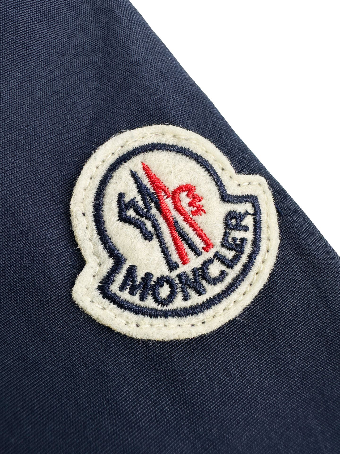 2026 New Model Mon Embroidered Logo Coat (AA625-B85)