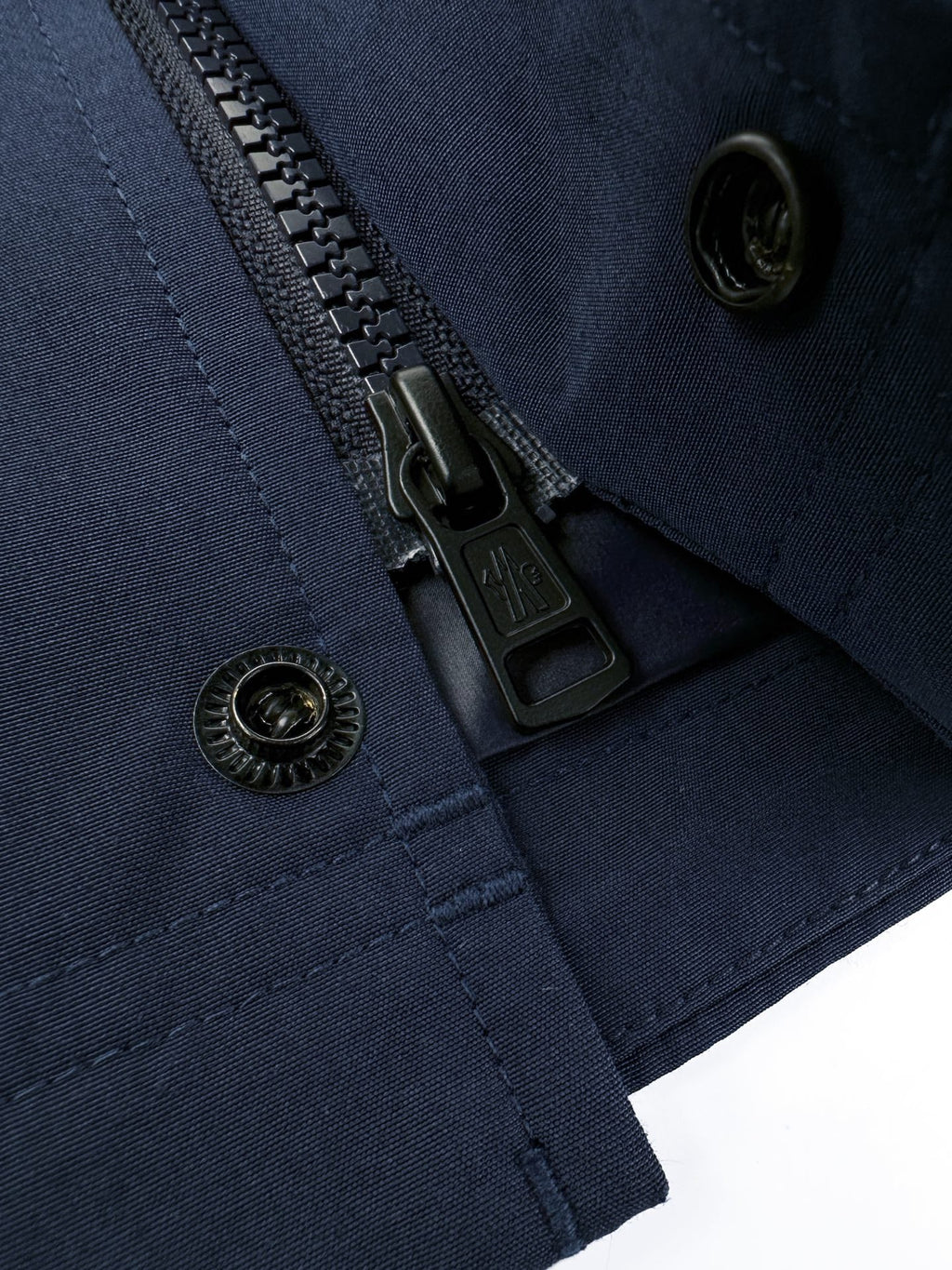 2026 New Model Mon Embroidered Logo Coat (AA625-B85)