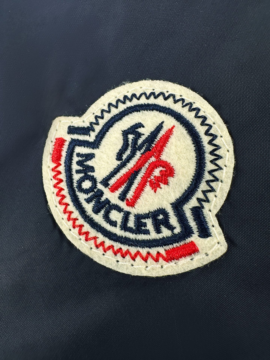 2026 New Model Mon Logo Color-Contrasting Stitch Jacket (AA669-B90)