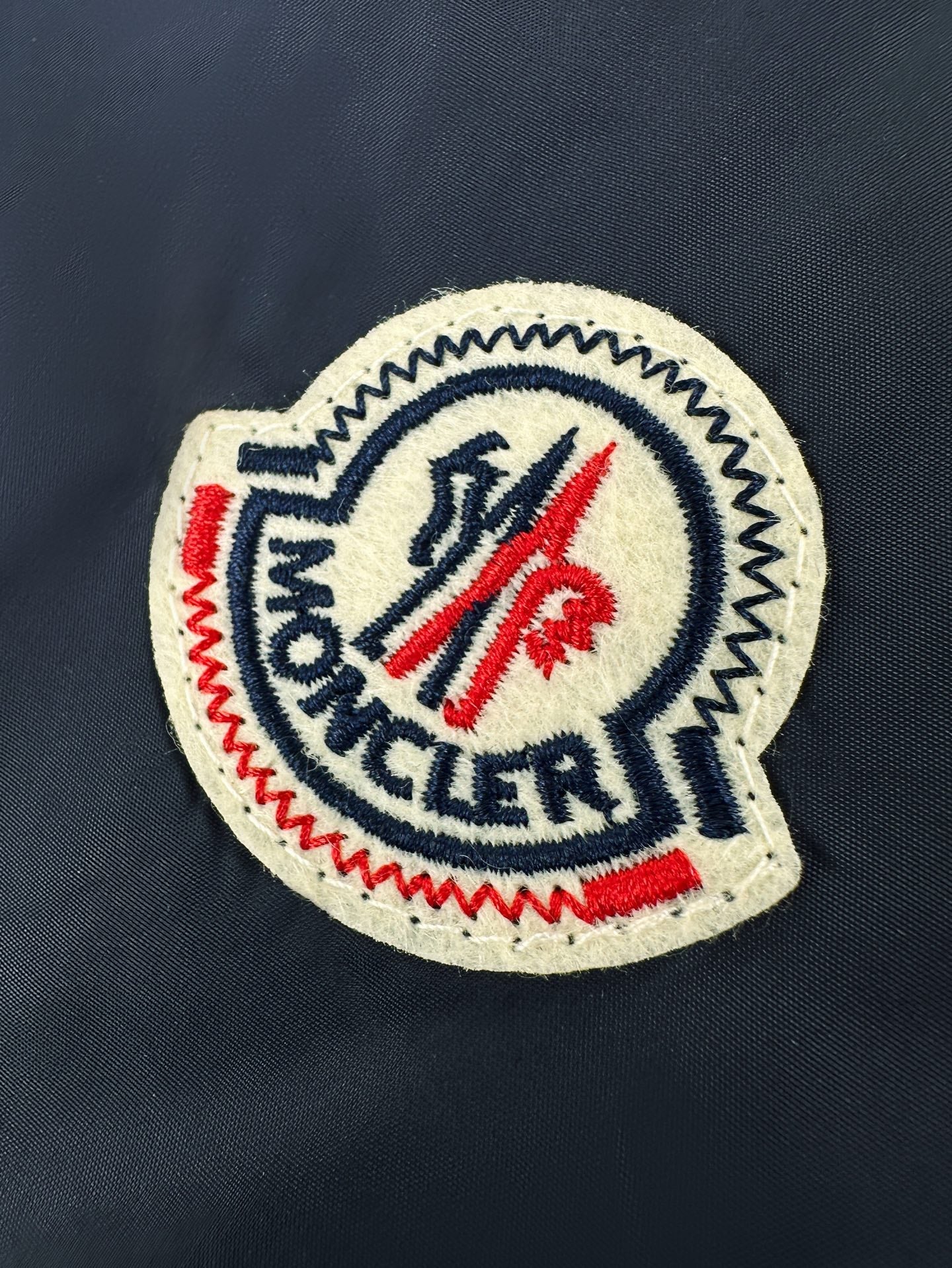 2026 New Model Mon Logo Color-Contrasting Stitch Jacket (AA669-B90)